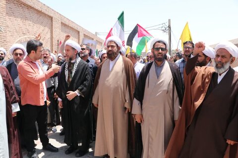 تصاویر / اجتماع اساتید ،کادر ،طلاب وروحانیون حوزه علمیه قزوین در حمایت از مرجعیت و ولایت