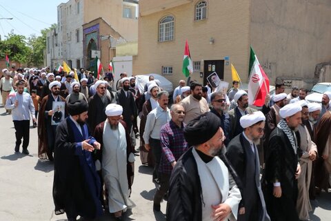 تصاویر / اجتماع اساتید ،کادر ،طلاب وروحانیون حوزه علمیه قزوین در حمایت از مرجعیت و ولایت