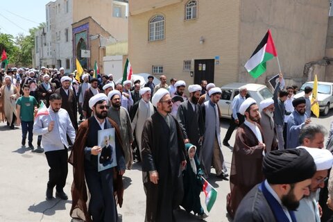 تصاویر / اجتماع اساتید ،کادر ،طلاب وروحانیون حوزه علمیه قزوین در حمایت از مرجعیت و ولایت