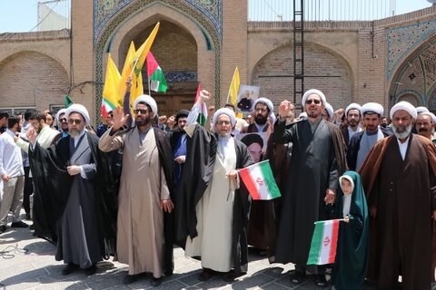 تصاویر / اجتماع اساتید ،کادر ،طلاب وروحانیون حوزه علمیه قزوین در حمایت از مرجعیت و ولایت