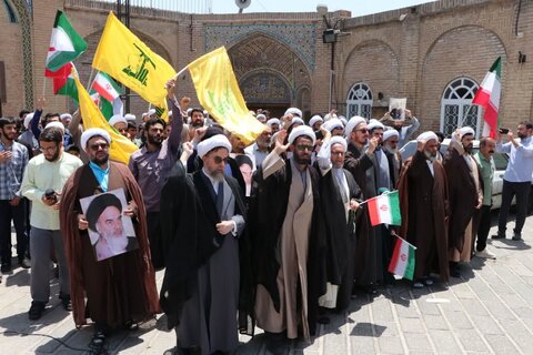 تصاویر / اجتماع اساتید ،کادر ،طلاب وروحانیون حوزه علمیه قزوین در حمایت از مرجعیت و ولایت