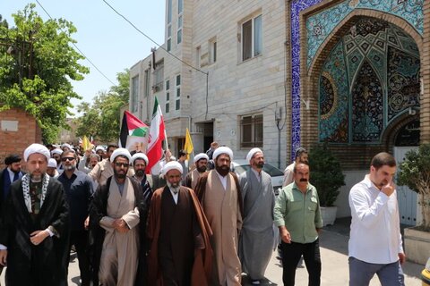 تصاویر / اجتماع اساتید ،کادر ،طلاب وروحانیون حوزه علمیه قزوین در حمایت از مرجعیت و ولایت