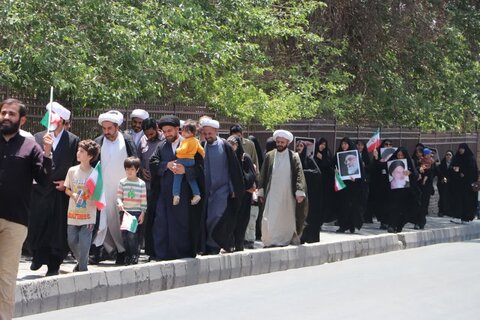 تصاویر / اجتماع اساتید ،کادر ،طلاب وروحانیون حوزه علمیه قزوین در حمایت از مرجعیت و ولایت