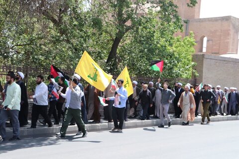 تصاویر / اجتماع اساتید ،کادر ،طلاب وروحانیون حوزه علمیه قزوین در حمایت از مرجعیت و ولایت