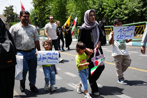 تصاویر / خروش اقشار مختلف مردم تهران در نماز جمعه نصر امروز