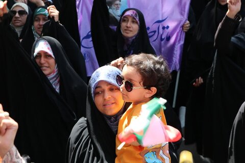 تصاویر / حضور پرشور مردم قزوین  در راهپیمایی جمعه «خشم ونصر »