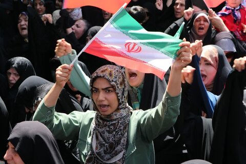 تصاویر / حضور پرشور مردم قزوین  در راهپیمایی جمعه «خشم ونصر »