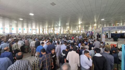 حضور پر شکوه مردم زاهدان در نماز جمعه خشم و نصر