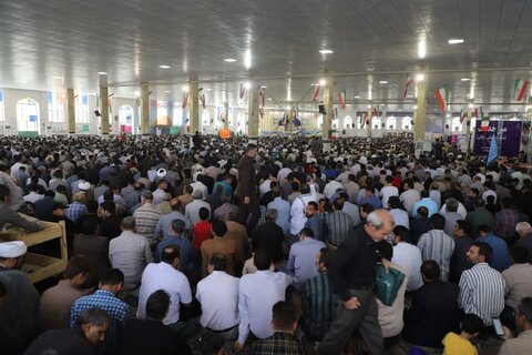 حضور پر شکوه مردم زاهدان در نماز جمعه خشم و نصر