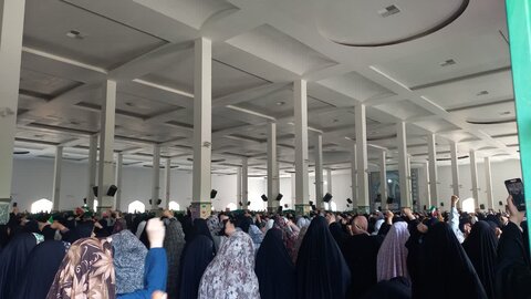 تصاویر/حضور طلاب مدرسه علمیه فاطمه الزهرا ساوه در راهپیمایی جمعه های خشم و نصر