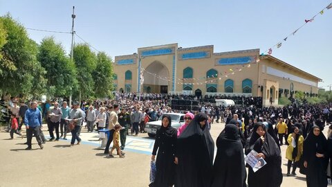 تصاویر/حضور طلاب مدرسه علمیه فاطمه الزهرا ساوه در راهپیمایی جمعه های خشم و نصر