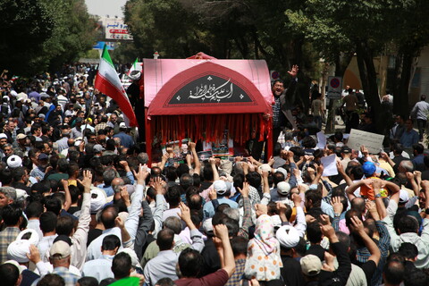 تصاویر / تشییع پیکر مطهر11 شهید تجاوز رژیم صهیونیستی  در اصفهان