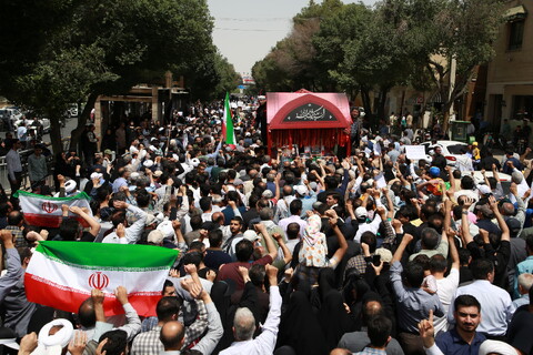 تصاویر / تشییع پیکر مطهر11 شهید تجاوز رژیم صهیونیستی  در اصفهان