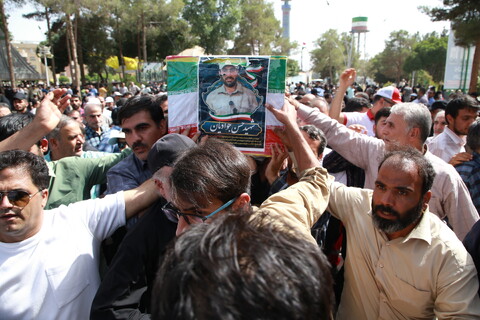 تصاویر / تشییع پیکر مطهر11 شهید تجاوز رژیم صهیونیستی  در اصفهان