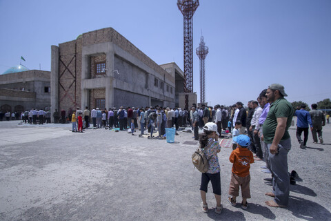 تصاویر| حضور با شکوه مردم در نماز جمعه خشم و نصر در بیرجند
