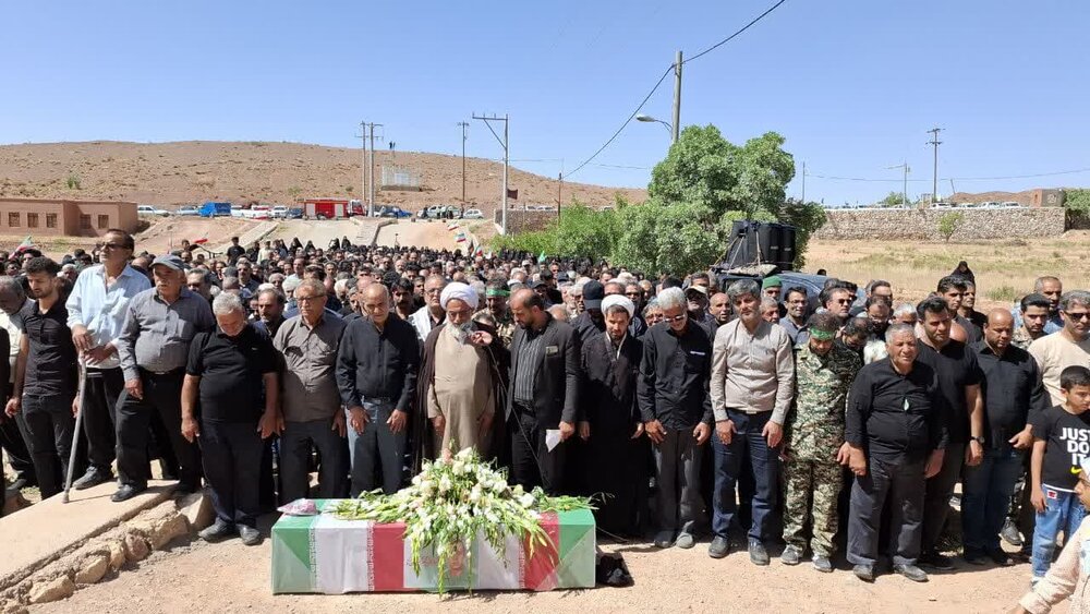 تصاویر/ تشییع پیکر شهید مبارزه با اسرائیل در روستای کهن پنداس