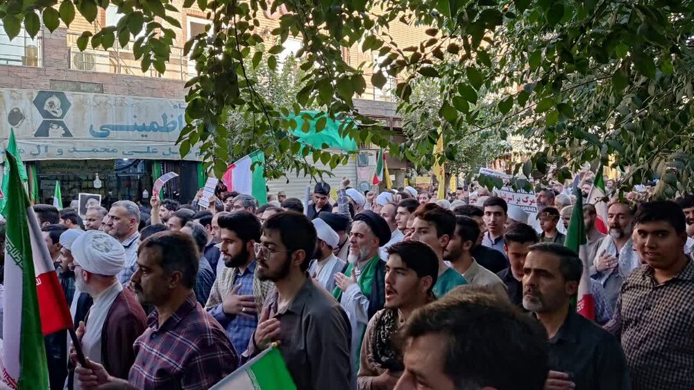 شعر؛ حماسه‌ی تشییع لاله‌ها