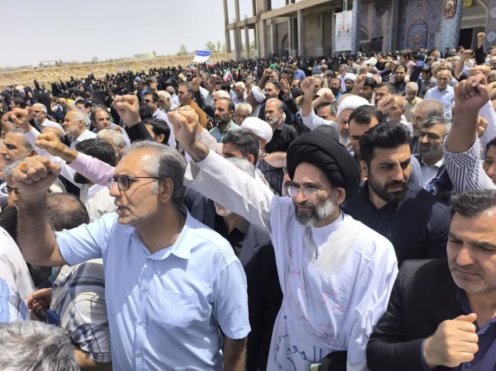 فیلم | فریاد انزجار مردم انقلابی و شهید پرور کاشان علیه رژیم صهیونی