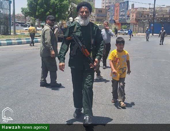 پیام امام جمعه اهواز در نماز جمعه با لباس نظامی