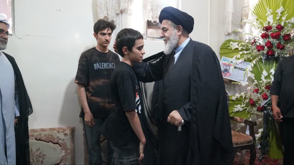 دیدار تولیت آستان مقدس مسجد جمکران با خانواده شهید طالبی