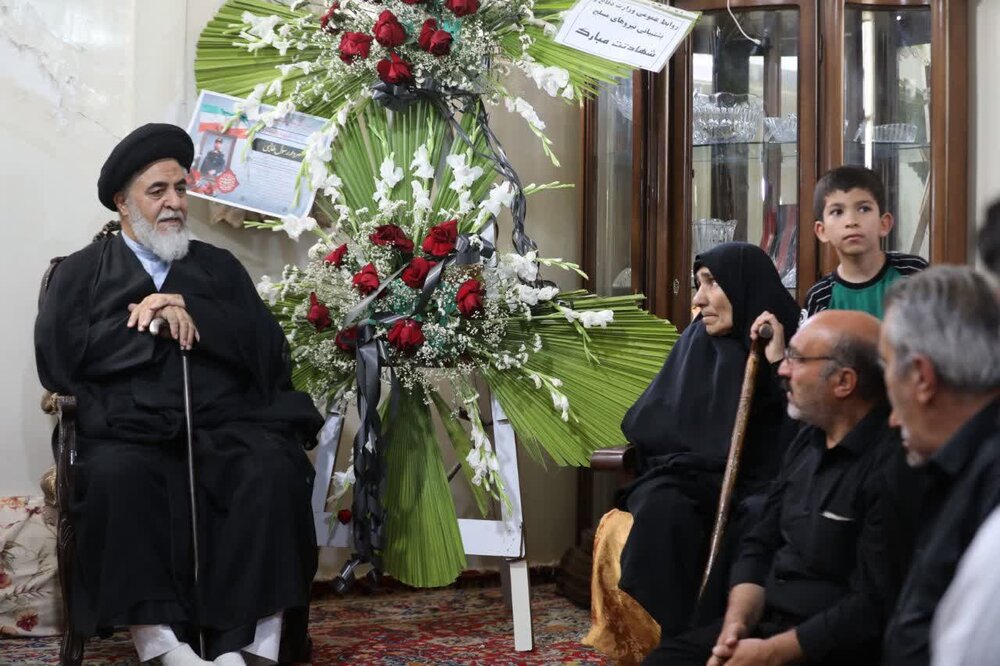 دیدار تولیت آستان مقدس مسجد جمکران با خانواده شهید طالبی