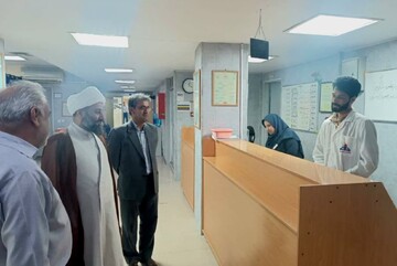 بازدید شبانه امام‌جمعه خارگ از مراکز خدماتی+عکس