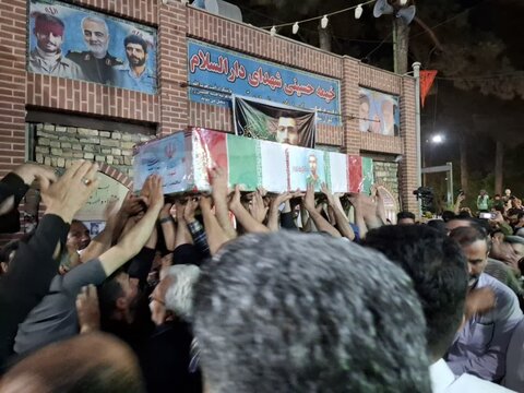 تصاویر/ مراسم وداع باپیکر پاسدارشهید محمدرضا بهاری نژادشهید مبارزه با اسرائیل
