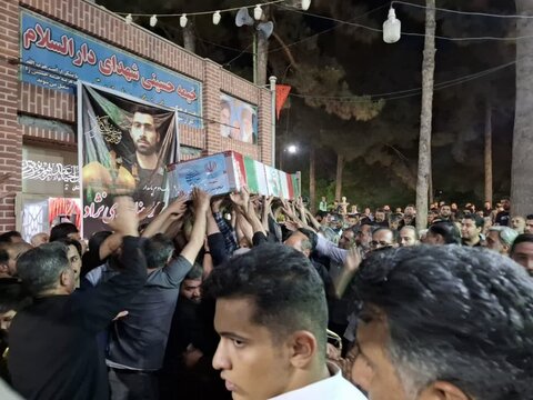 تصاویر/ مراسم وداع باپیکر پاسدارشهید محمدرضا بهاری نژادشهید مبارزه با اسرائیل