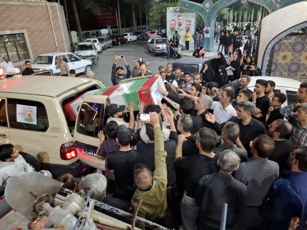 تصاویر/ مراسم وداع با پیکر پاسدار شهید محمدرضا بهاری نژاد شهید مبارزه با اسرائیل