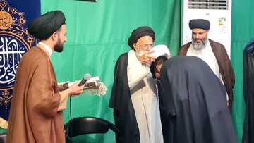 تصاویر/ برگزاری آیین تلبّس دو تن از طلاب حوزه علمیه یزد به لباس مقدس روحانیت