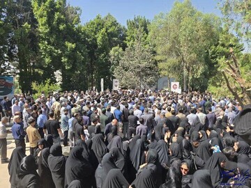 تشییع پیکر ۸شهید حمله رژیم صهیونی در خرم آباد
