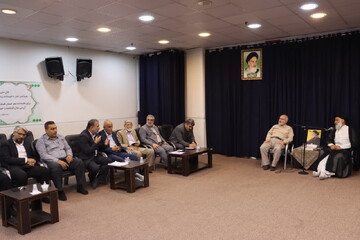 برگزاری نشست بررسی توزیع کالاهای اساسی در اهواز به میزبانی دفتر امام جمعه+ تصاویر