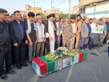 فیلم | تشییع پیکر شهید مبارزه با اسرائیل در کاشان