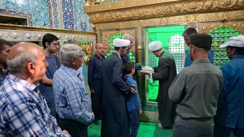 تصاویر/ آئین بازگشایی و غباروبی ضریح مطهر امامزادگان شهر جوپار