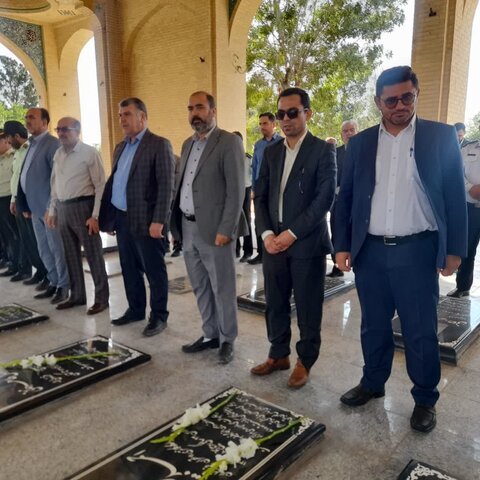 تصاویر / تجدید میثاق مسئولین قضایی شهرستان تاکستان با شهیدان