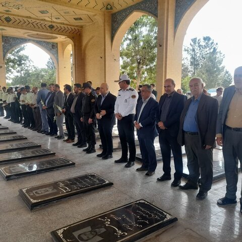 تصاویر / تجدید میثاق مسئولین قضایی شهرستان تاکستان با شهیدان