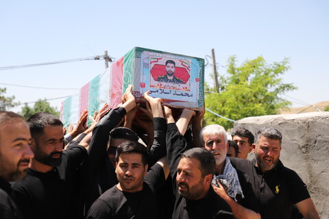 تصاویر/مراسم تشییع و تدفین شهید مدافع وطن در شهر توپ آغاج