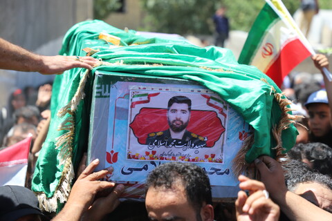 تصاویر/مراسم تشییع و تدفین شهید مدافع وطن در شهر توپ آغاج