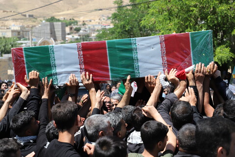 تصاویر/مراسم تشییع و تدفین شهید مدافع وطن در شهر توپ آغاج