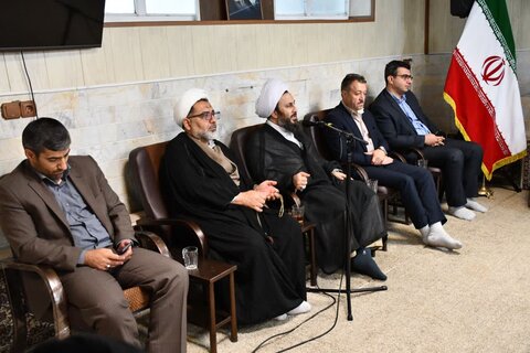 تصاویر/ دیدار اعضای شورای قضایی شهرستان خوی با امام جمعه این شهرستان