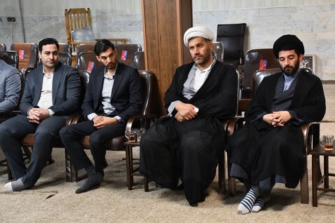 تصاویر/ دیدار اعضای شورای قضایی شهرستان خوی با امام جمعه این شهرستان