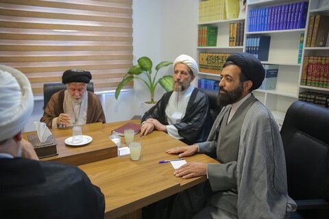 تصاویر / نشست ماهانه ائمه جمعه استان قزوین با حضور نماینده ولی فقیه در استانقزوین برگزار شد.