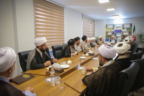 تصاویر / نشست ماهانه ائمه جمعه استان قزوین با حضور نماینده ولی فقیه در استانقزوین برگزار شد.