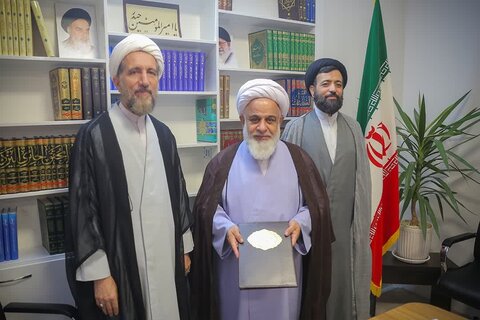 تصاویر / نشست ماهانه ائمه جمعه استان قزوین با حضور نماینده ولی فقیه در استانقزوین برگزار شد.