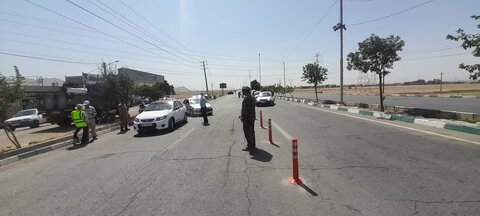 تصاویر / بازدید  امام‌جمعه شهرستان آبیک از ایستگاه‌‌ بازرسی ورودی شهر آبیک  و عرض خدا قوت به بسیجیان