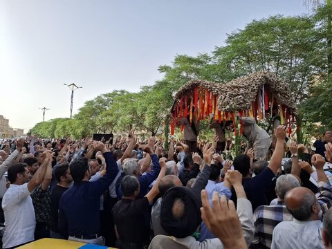 تصاویر/تشییع پیکر شهید مبارزه با اسرائیل در کاشان