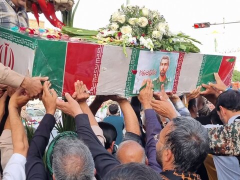 تصاویر/تشییع پیکر شهید مبارزه با اسرائیل در کاشان