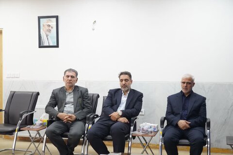 تصاویر دیدار رئیس کل دادگستری لرستان با نماینده ولی فقیه در استان