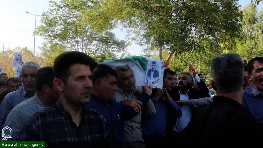 مراسم تشییع شهید میرپور در کوی لور اندیمشک برگزار شد+ تصاویر