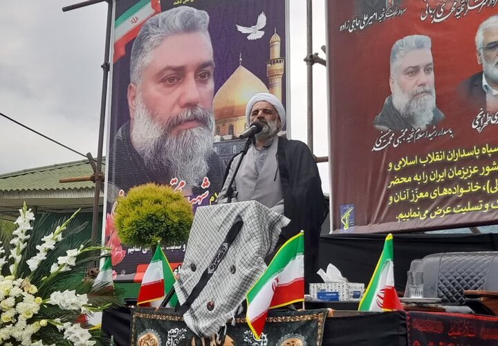 اندیشه ملت ایران برگرفته از مکتب امام حسین(ع) است